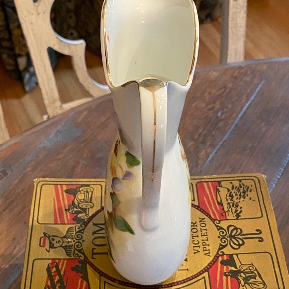 Kasuga Ware Vintage Vase Uher Pitcher Floral Gold Accents Porcelain Japan EUC - Picture 4 of 6